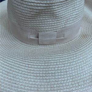 NWT August Hats Cream Sun Floppy Fedora Hat with Wide Brim and Ribbed Texture